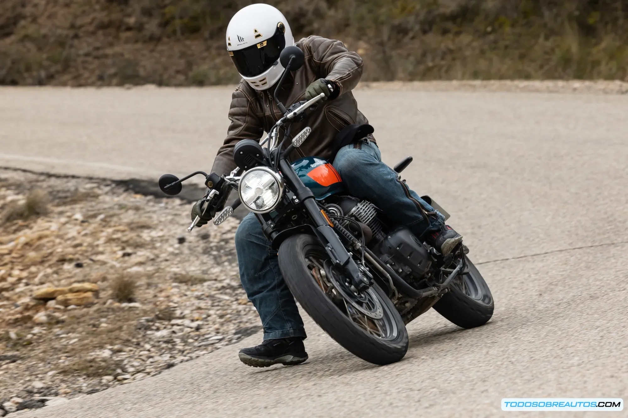 Motor bicilíndrico de la Royal Enfield Bear 650