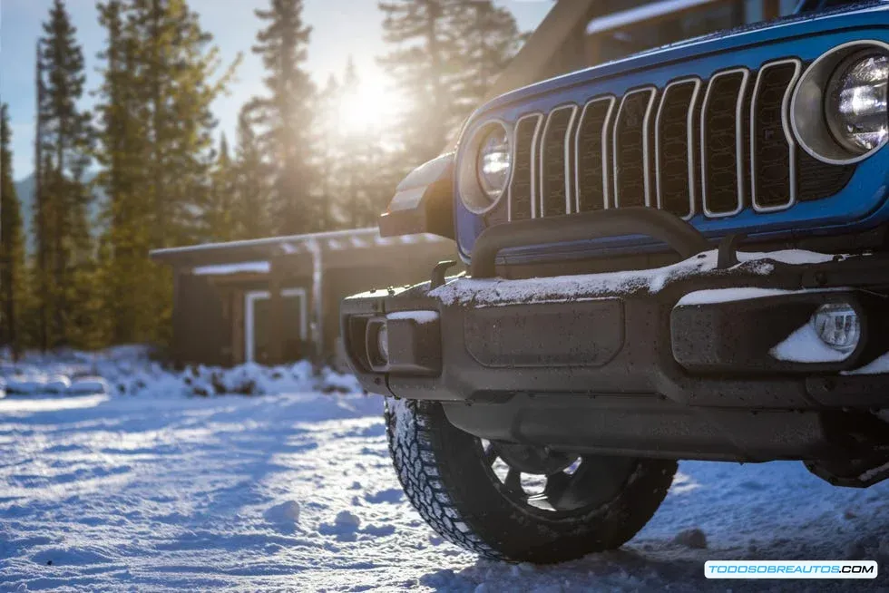 Neumáticos General Grabber A/T 275/55R20 del Jeep Wrangler Sahara Backcountry.