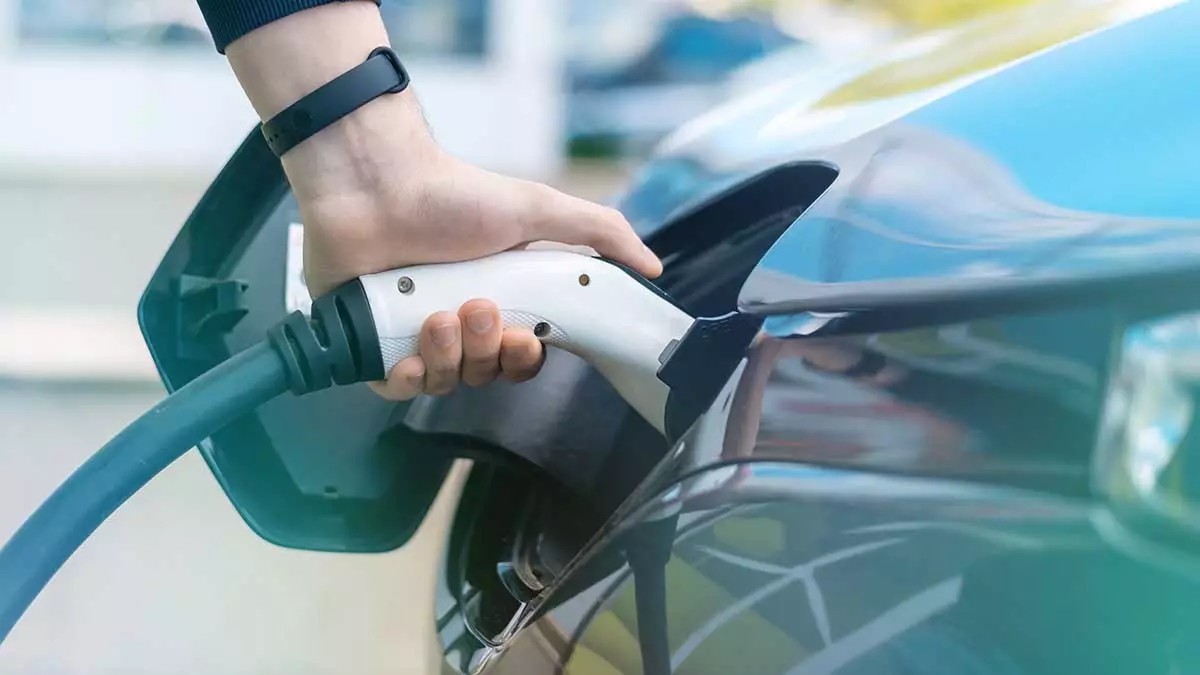 Mitos Más Comunes sobre Coches Eléctricos