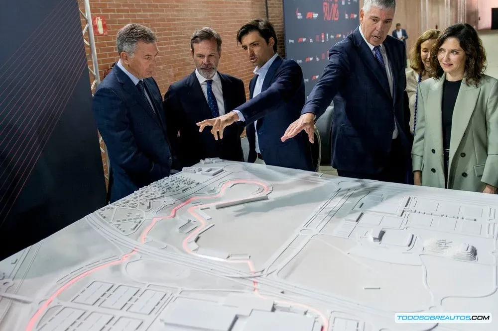 Carlos Sainz en la presentación del nuevo circuito de Madrid.