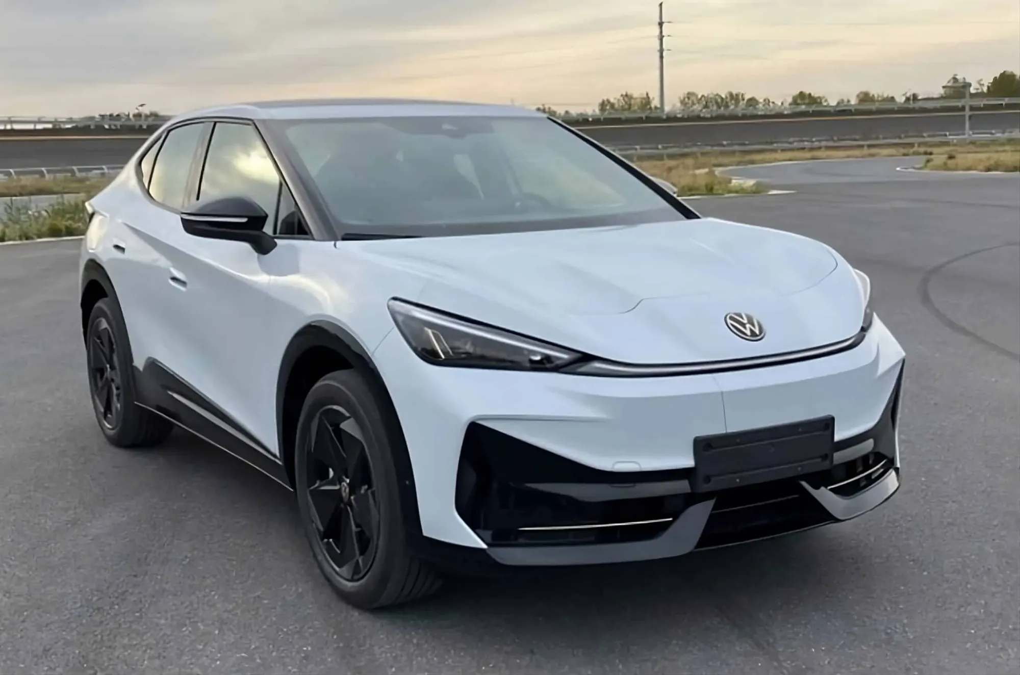 Volkswagen ID.UNYX 06