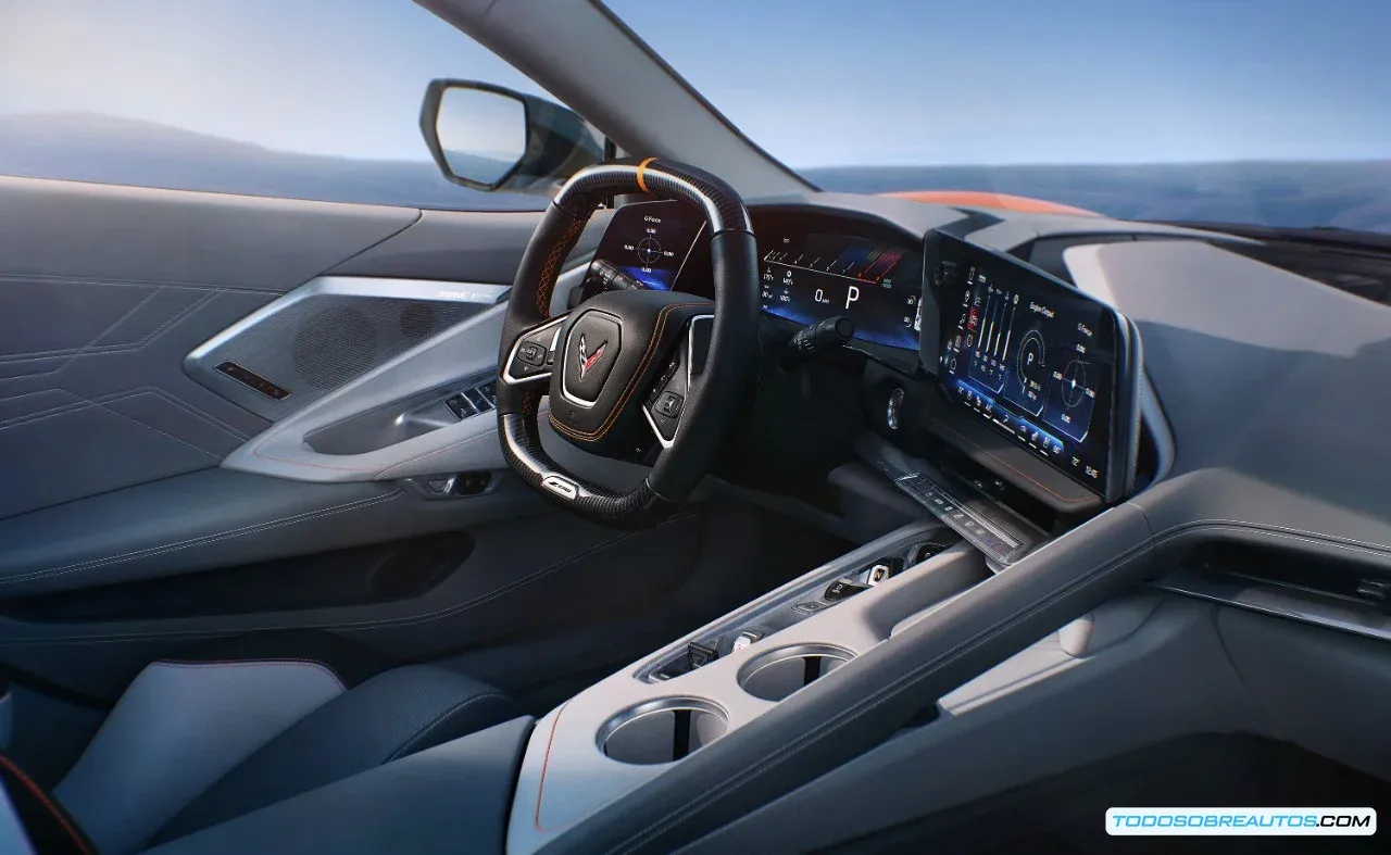 Vista del tablero del Chevrolet Corvette 2026, mostrando las tres pantallas.