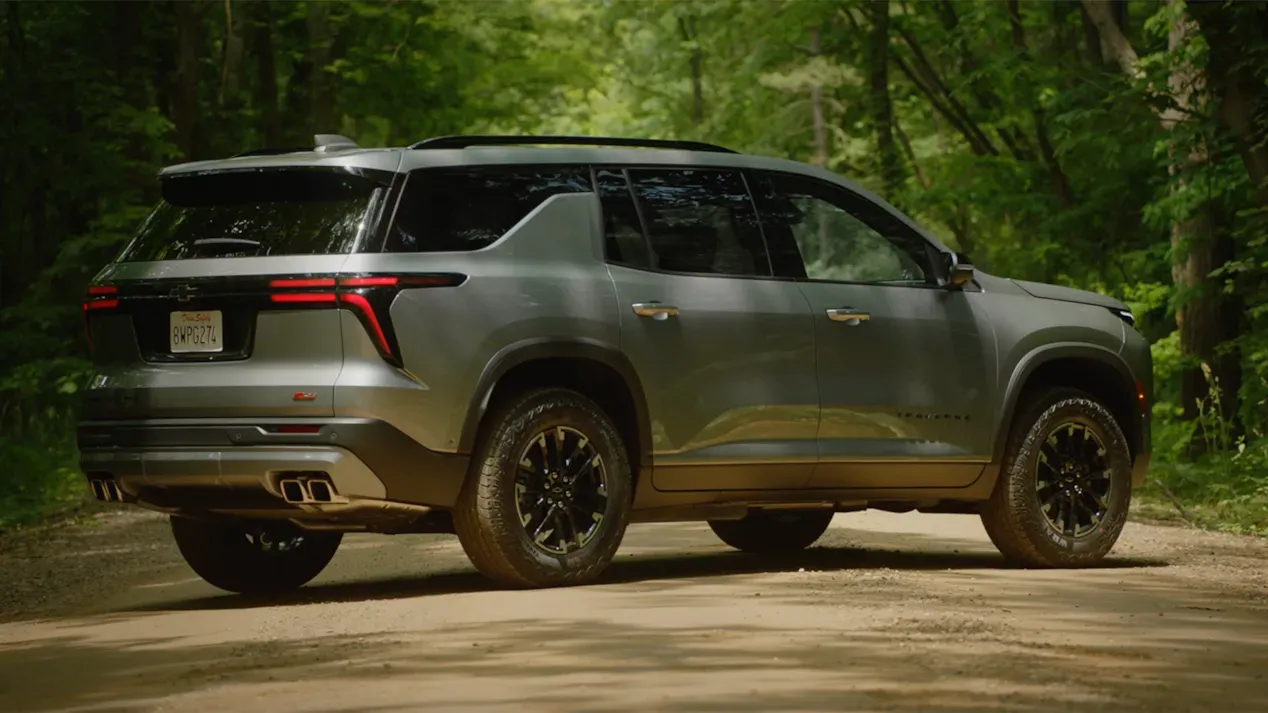 chevy traverse 2025 roja