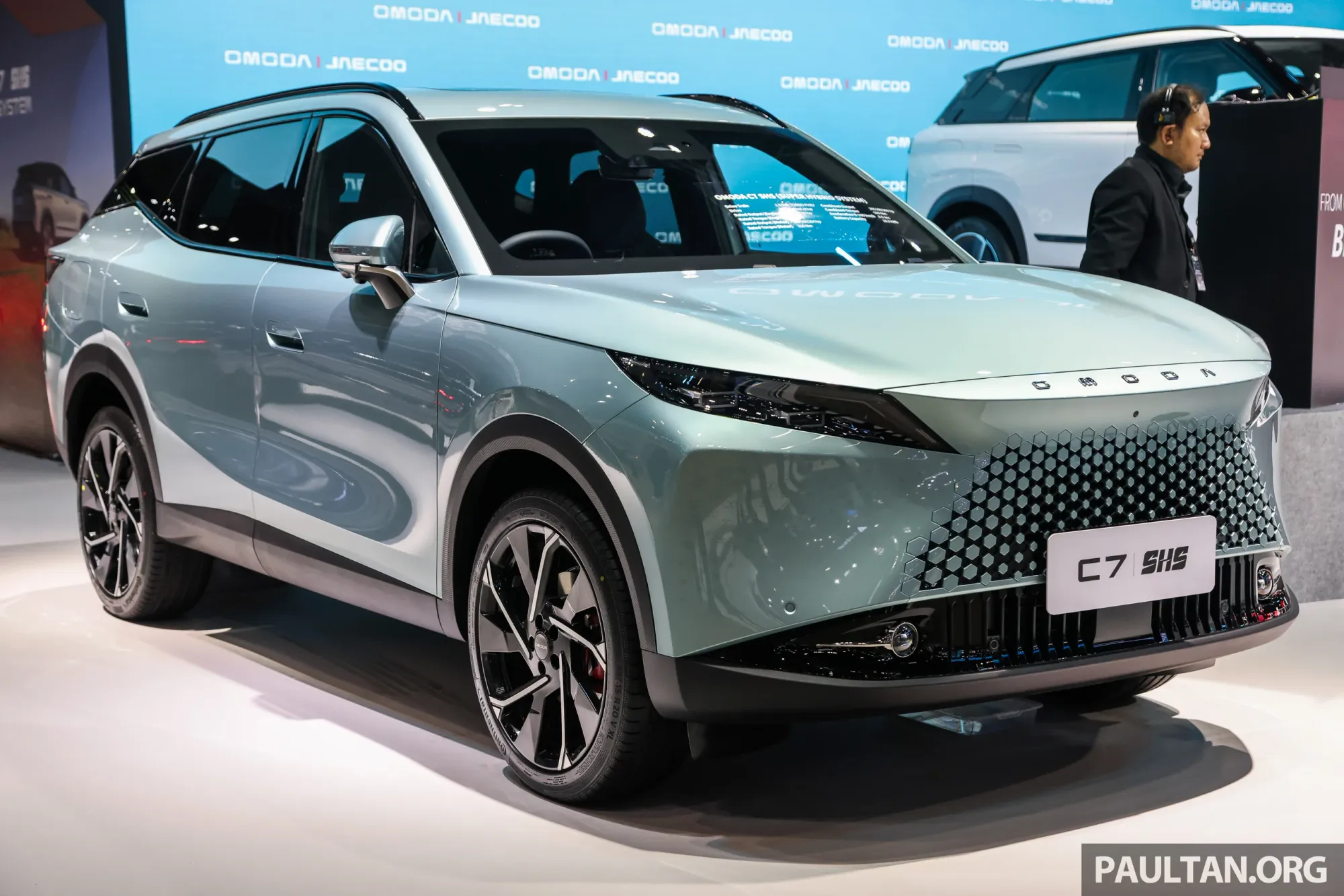 OMODA C7 PHEV