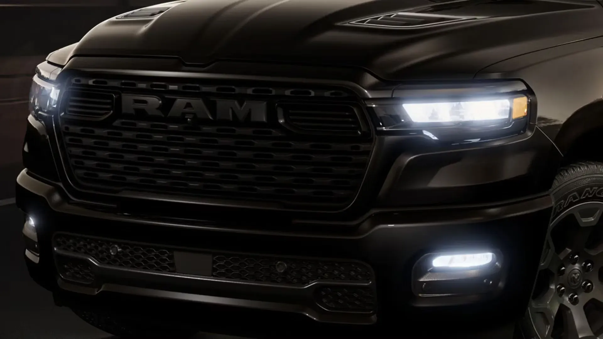 Ram 1500 Express 2026 vs Rivales