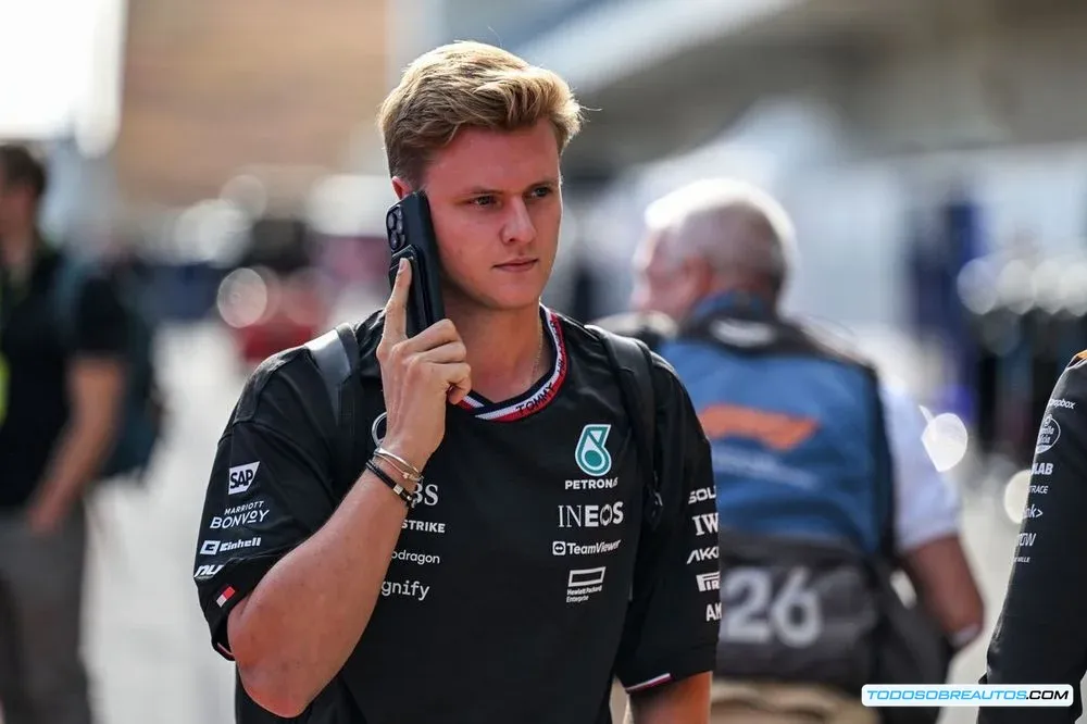 Mick Schumacher como piloto de reserva de Mercedes.