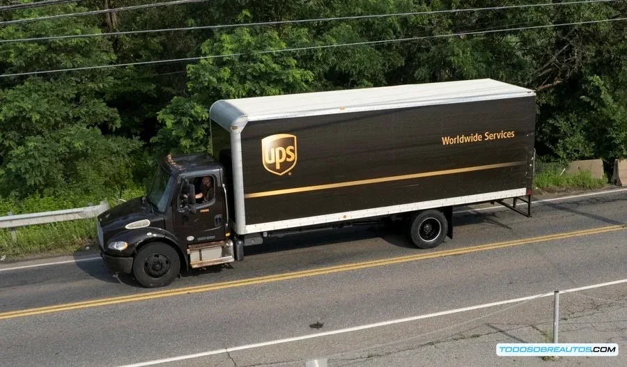 Imagen ilustrativa del impacto de la reducción de entregas de Amazon en UPS.