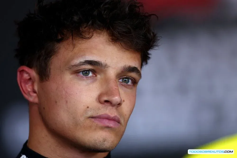 Lando Norris fuera de la pista, mostrando una imagen que contrasta con la imagen principal.