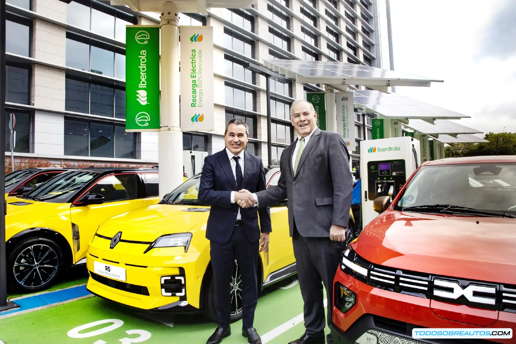 Imagen que represente la competencia en el mercado de coches eléctricos.