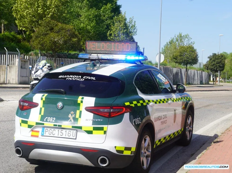 Detalle de un radar de velocidad de la DGT.