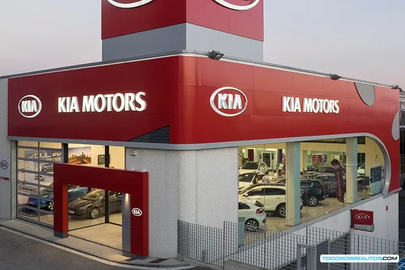 Imagen que representa la fusión de dos concesionarios de autos, simbolizando la unión de Automoción Vallescar y Grupo Maas.