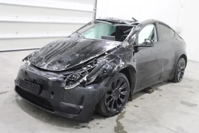 Tesla Model 3 en Desguace