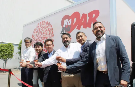 Isuzu México Celebra 20 Años con Caravana 'Rodar por Ayudar'