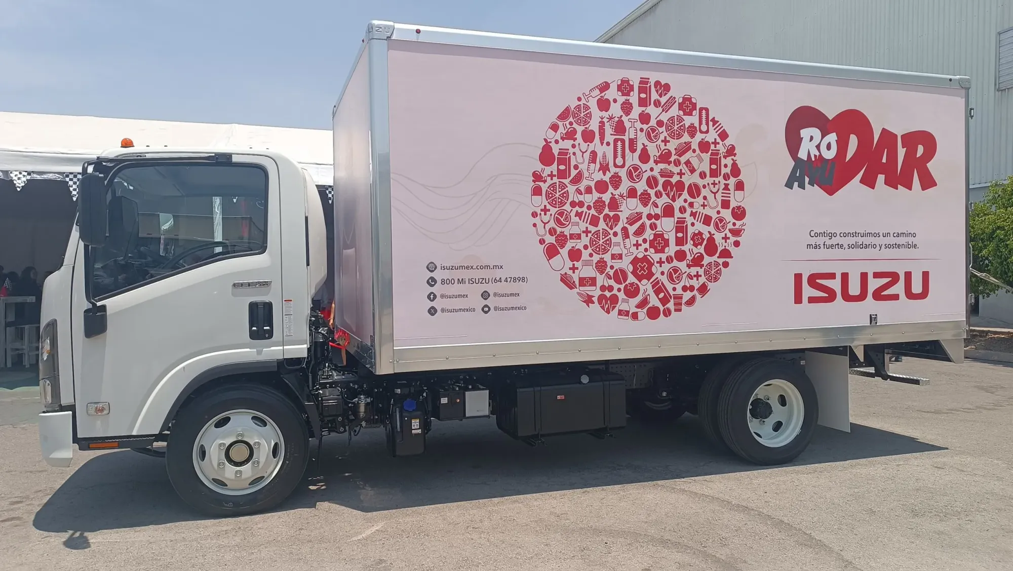 Isuzu México Celebra 20 Años con Caravana 'Rodar por Ayudar'