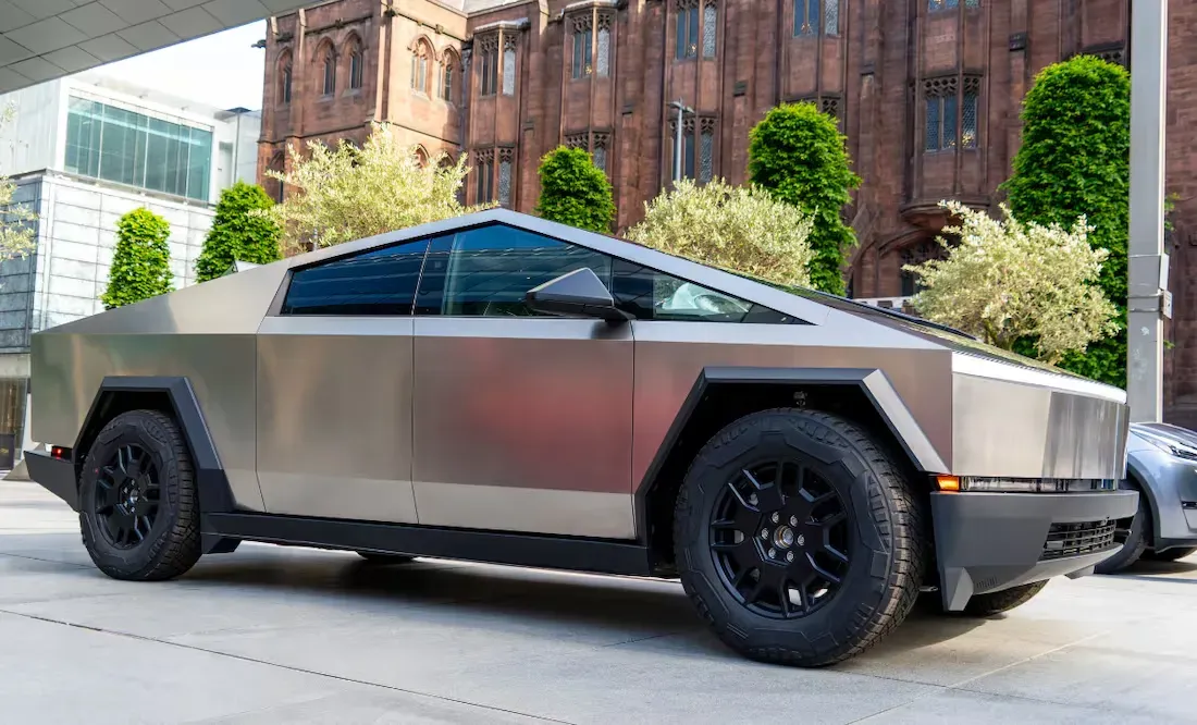 Shaquille O'Neal Cambia Tesla Cybertruck por Cadillac Escalade Eléctrico