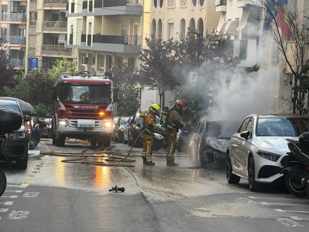 Incendio de Coche Eléctrico Municipal en Calpe