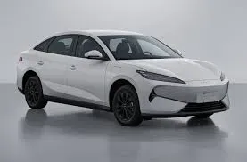 BYD e7