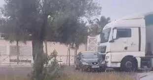 Camión Arrastra Coche en Rotonda de Ibiza