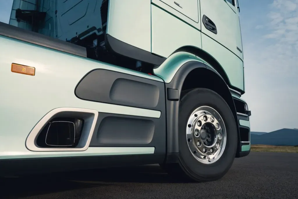 MC Rental Revoluciona el Alquiler de Camiones con 100 Mercedes-Benz Actros L ProCabins