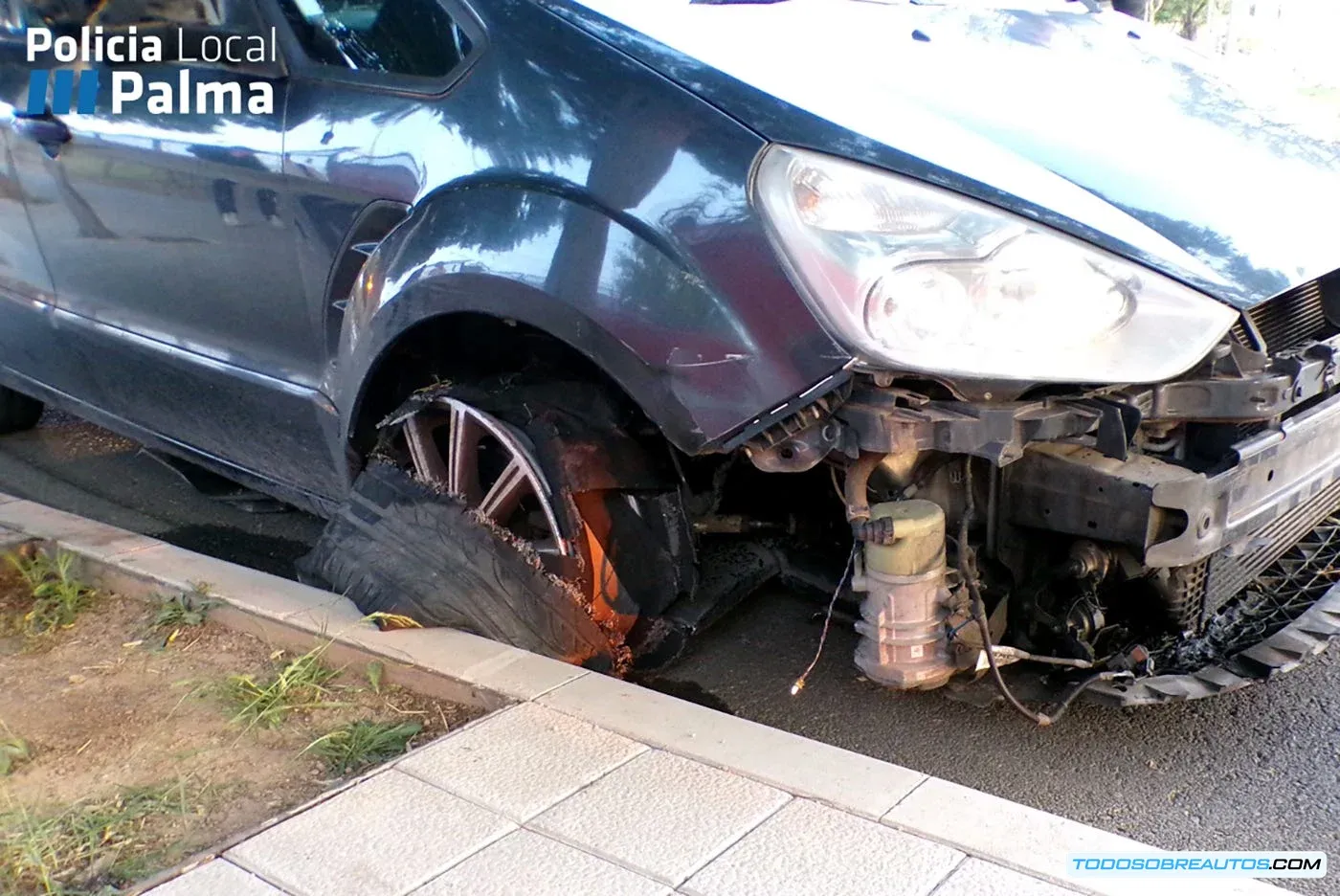 Imagen que sugiere suciedad o humedad en un componente del coche.