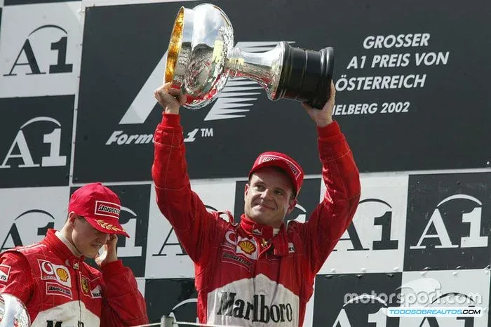 Michael Schumacher en un podio de Fórmula 1.