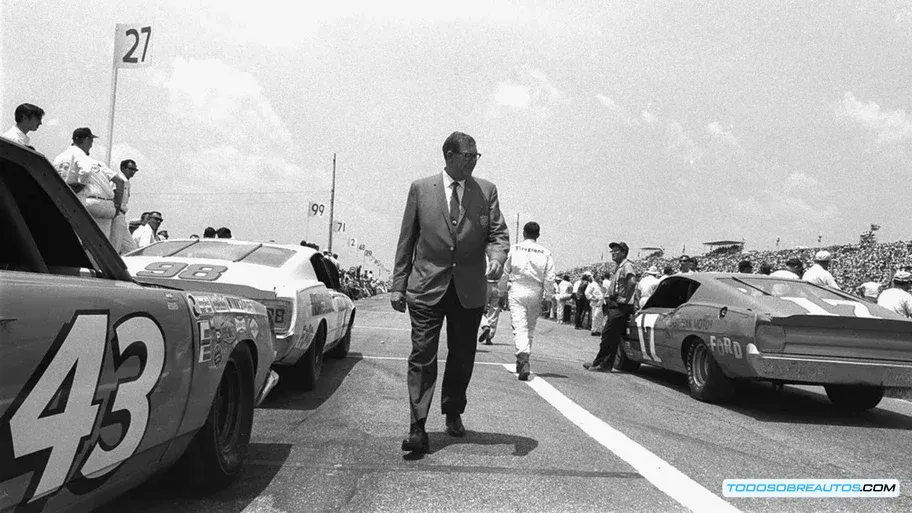 Imagen de Daytona Beach en la época o una carrera temprana en Daytona.