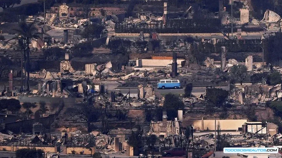 Imagen del contexto del incendio o la Combi en su entorno.