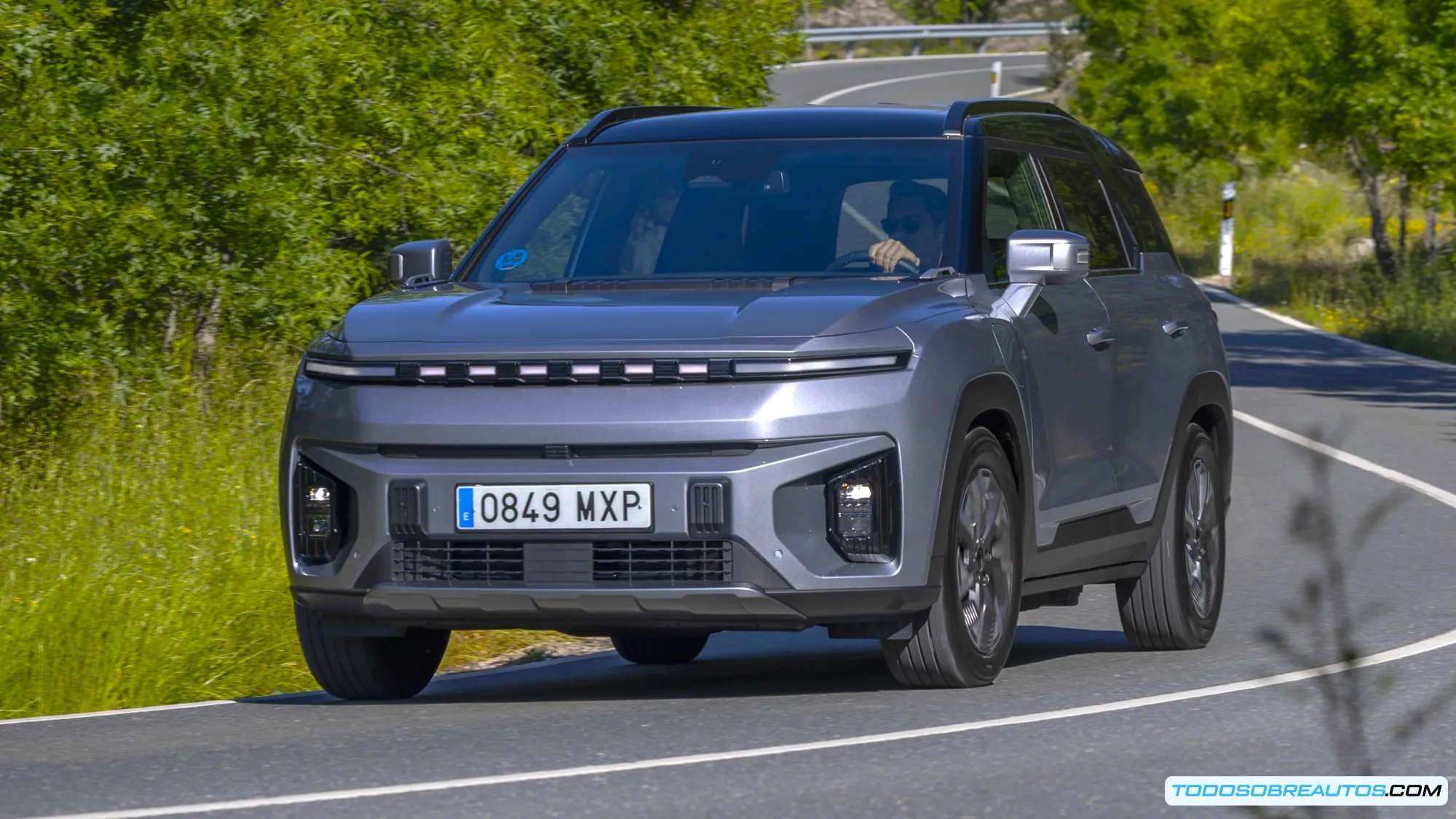 Imagen de un SUV eléctrico BYD, mostrando la tecnología y el diseño de la marca.