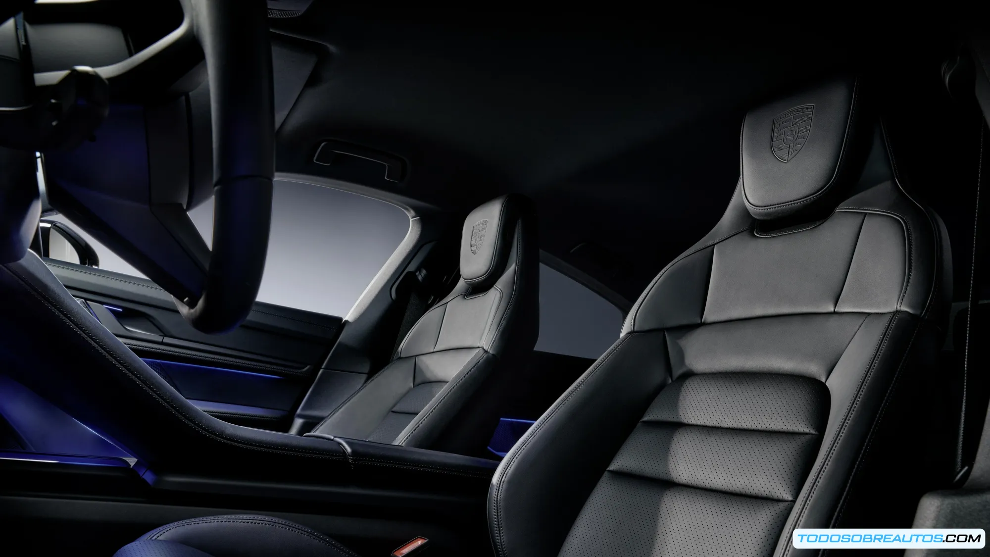 Detalle del Porsche Taycan Black Edition, mostrando sus características exteriores.