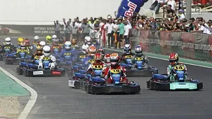 Karting al WEC varios pilotos compitiendo