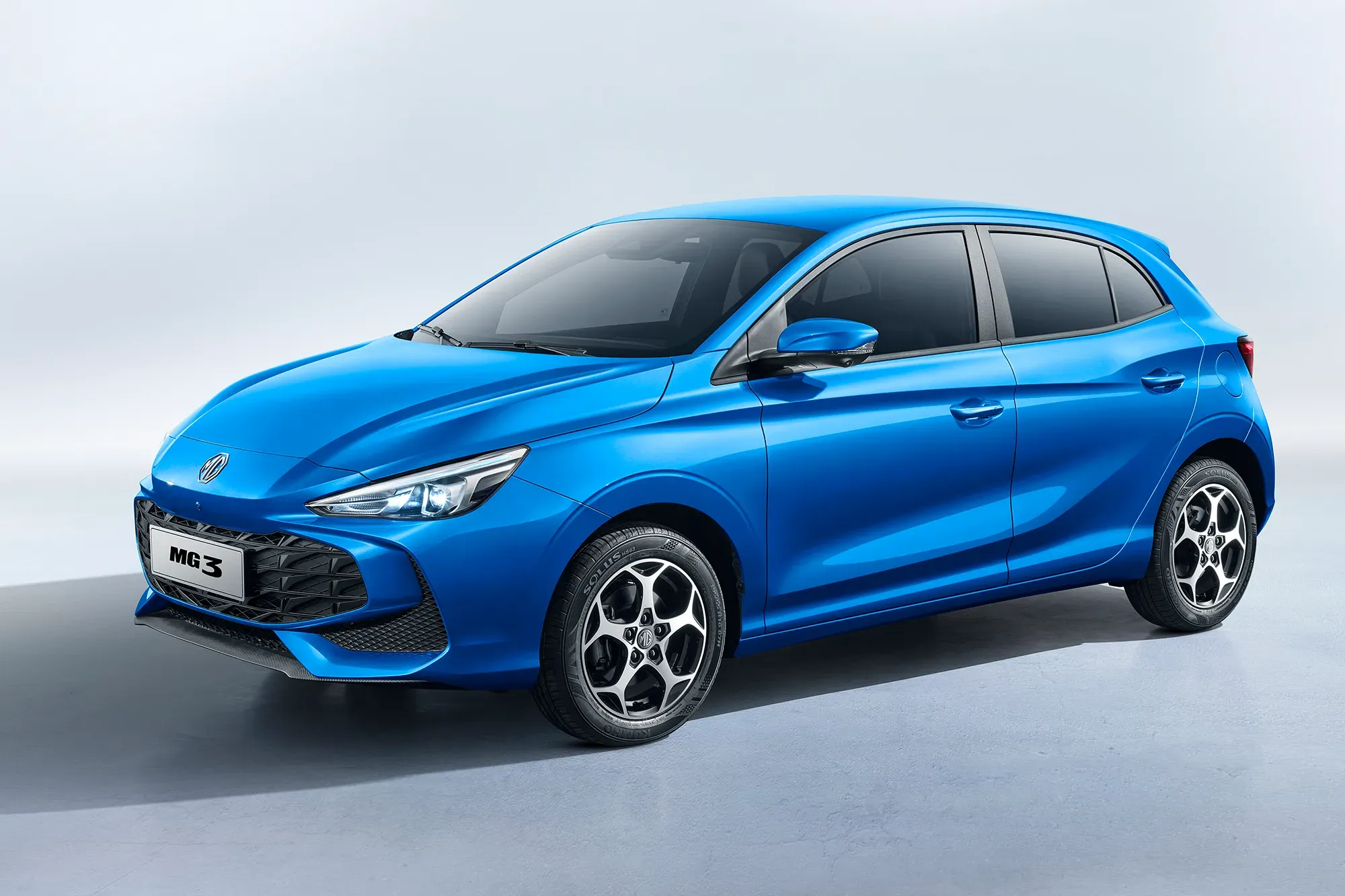 MG 3 Hatchback azul moderno y estilizado.