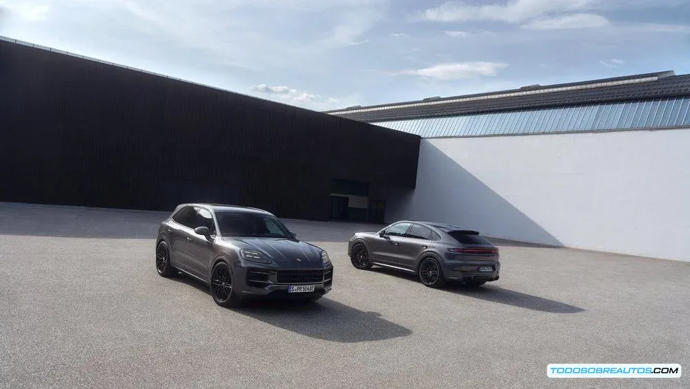 Porsche Taycan y Cayenne Black Edition 2025, ambos vehículos juntos.