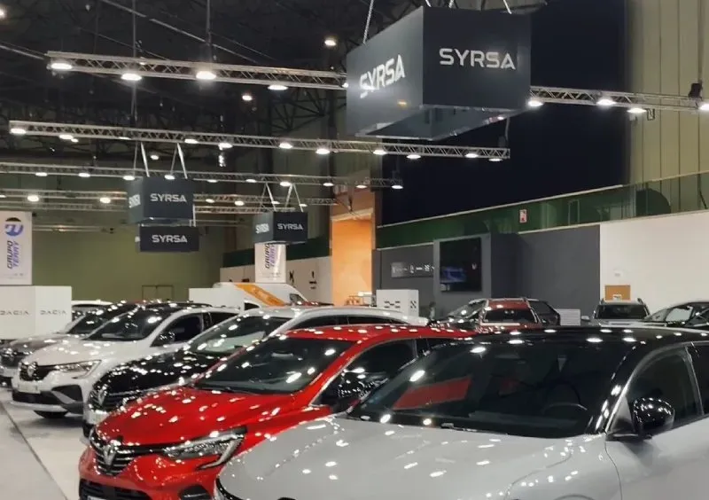 Imagen muestra un Salón del Automóvilismo