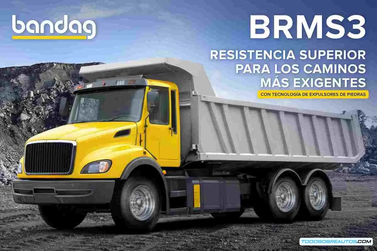 Imagen de la banda de reencauche Bandag BRMS3 mostrando sus características de diseño.