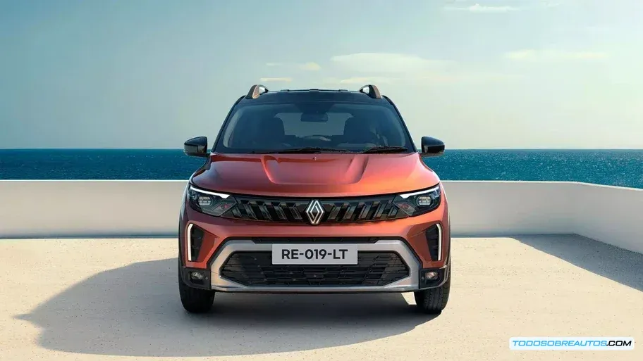 Primer plano del frontal del Renault Triber 2026.