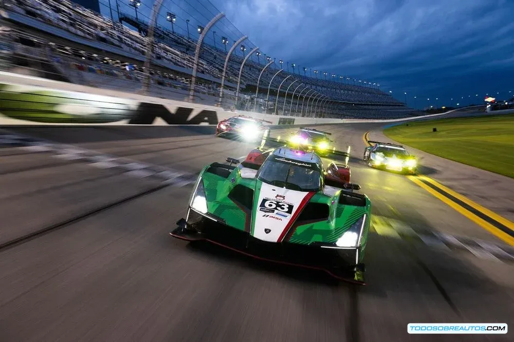 Vista cercana del Lamborghini SC63 en Daytona.
