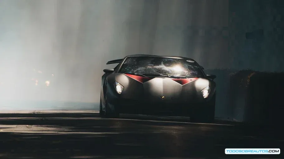 Lamborghini Sesto Elemento original en una pista de carreras.