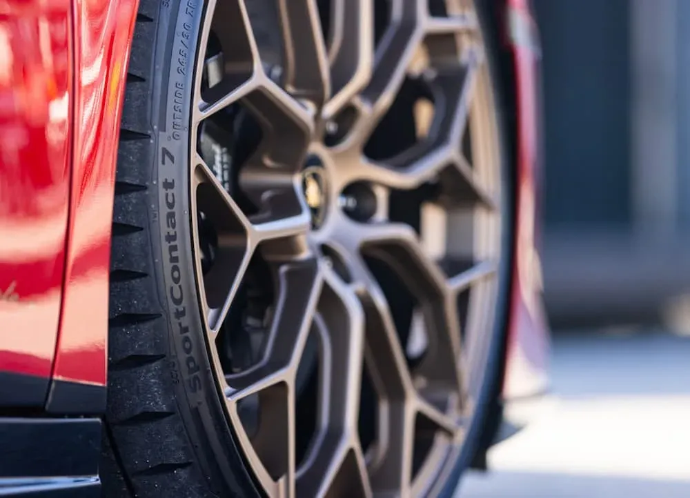 Continental SportContact 7 gana la prueba Auto Bild Sportscars