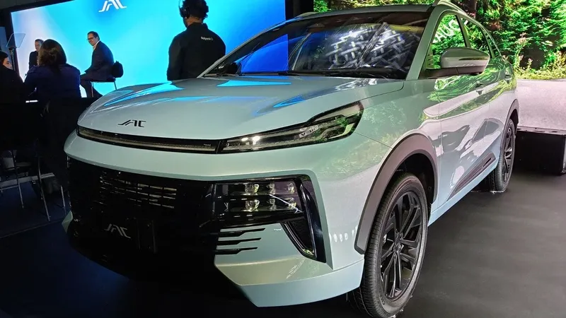 JAC Traveler PHEV 2026