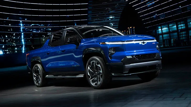 Chevrolet Silverado EV Camioneta eléctrica con un diseño llamativo en colores oscuros, destinada a un rendimiento potente.