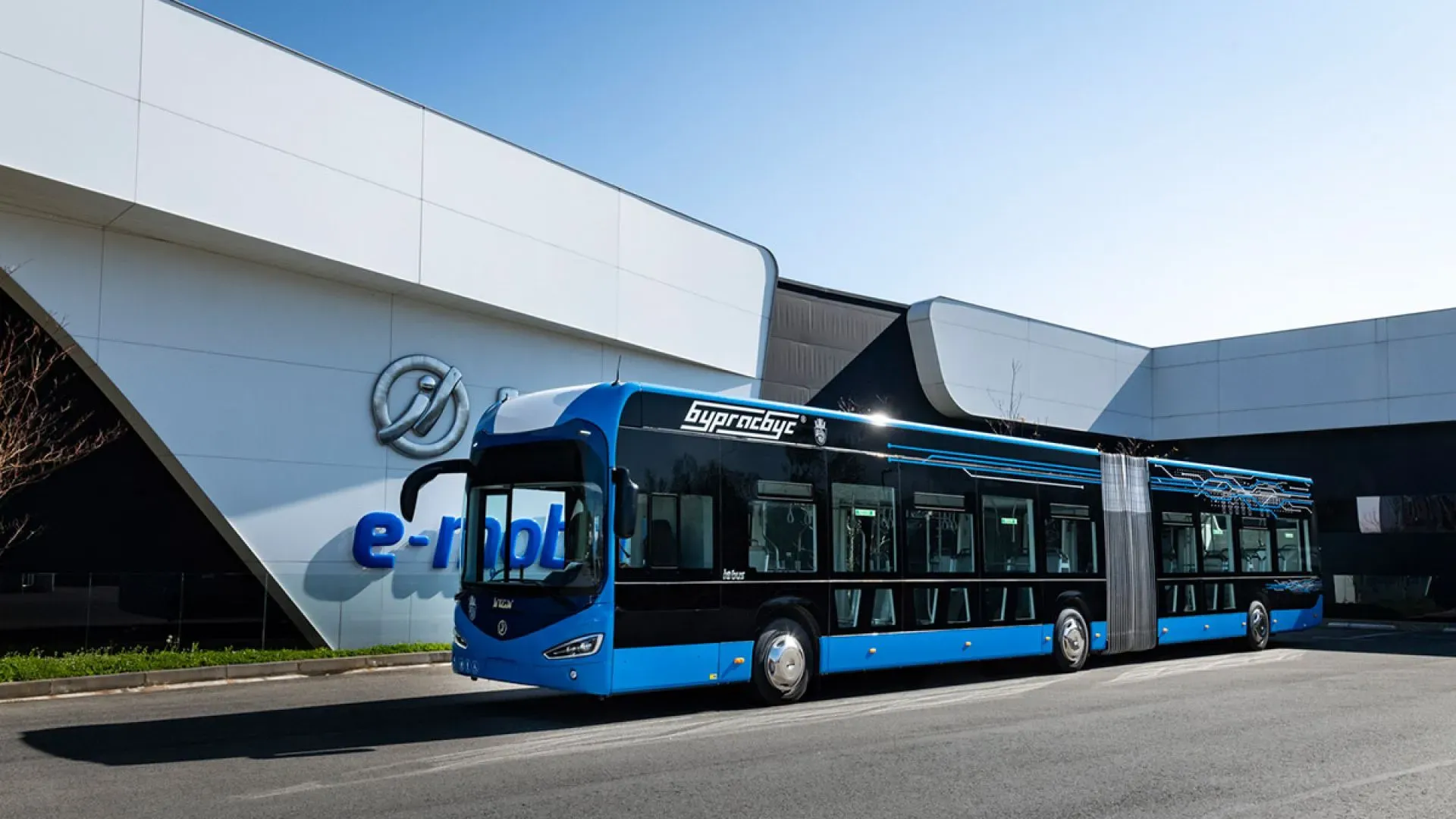 Irizar e-mobility con uno de los primeros transportes