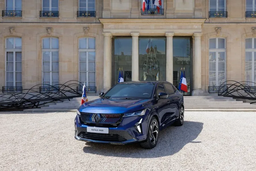 Francia estrena auto presidencial Se trata del Renault Rafale Hyper Hybrid E-Tech 4x4