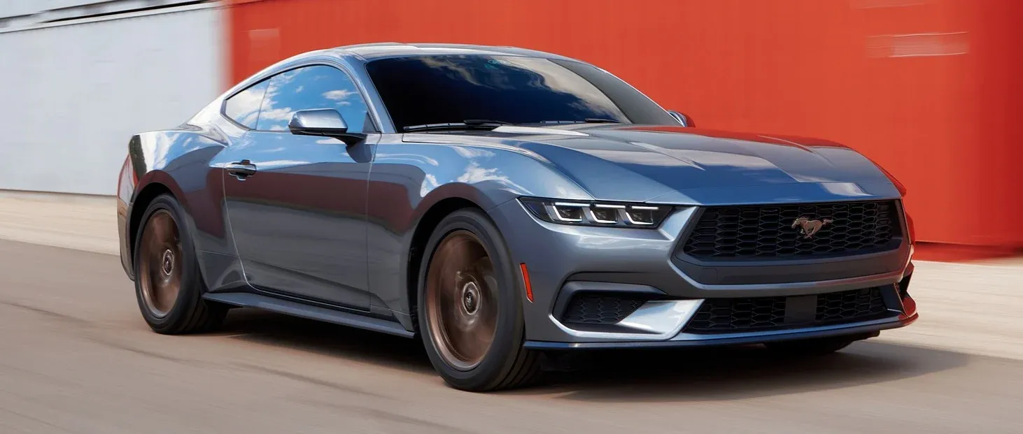 Ford Mustang S650 Vehículo Gris