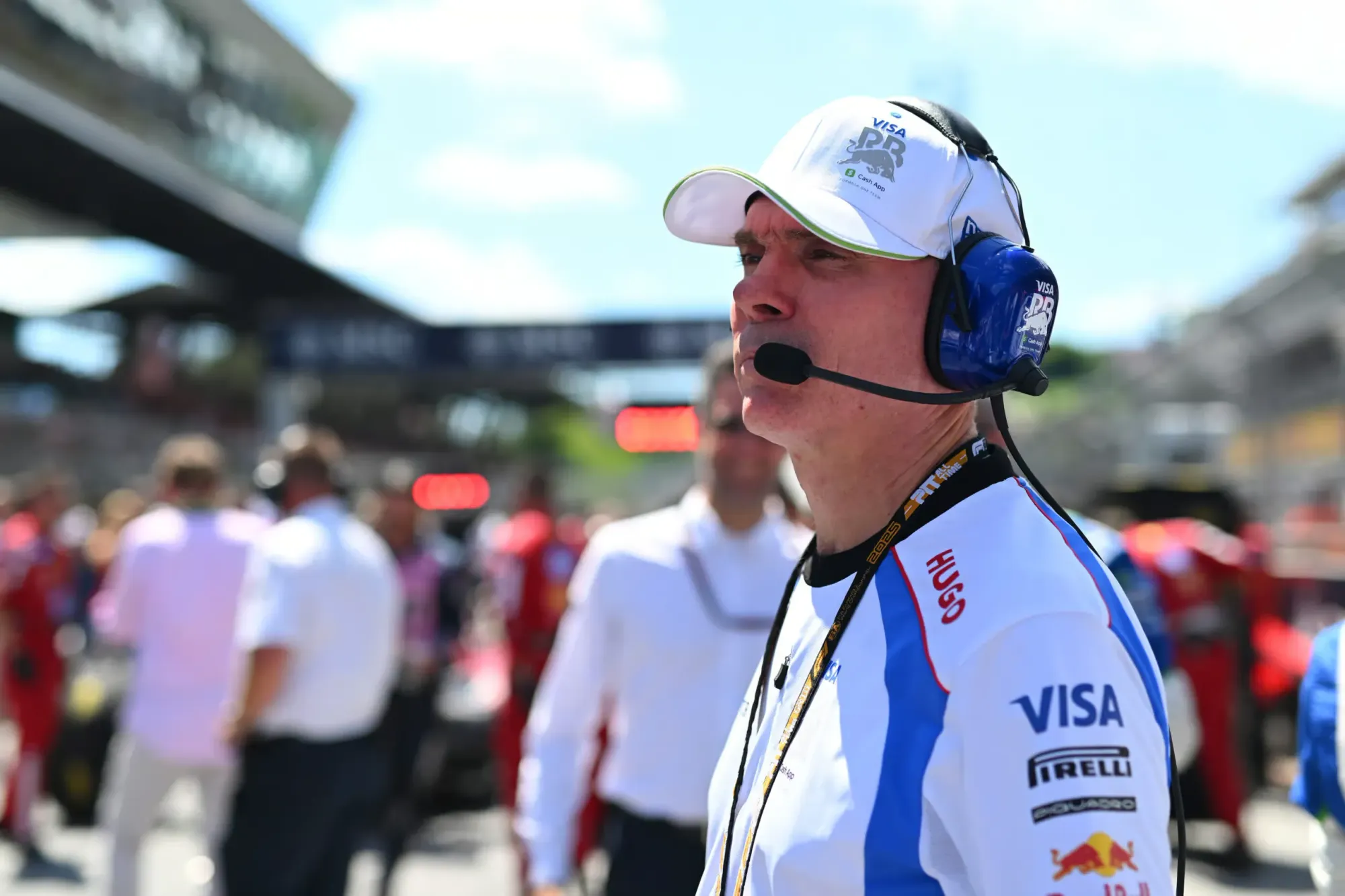 Alan Permane en Racing Bulls Controlando La Formula 1