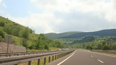 Vista de la carretera en un vías Blancas