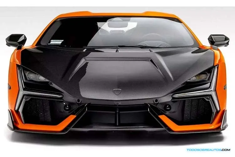 Componentes del kit de carbono Vorsteiner para Lamborghini Revuelto