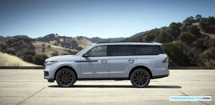 Imagen del Lincoln Navigator 2025, uno de los modelos afectados por el recall.