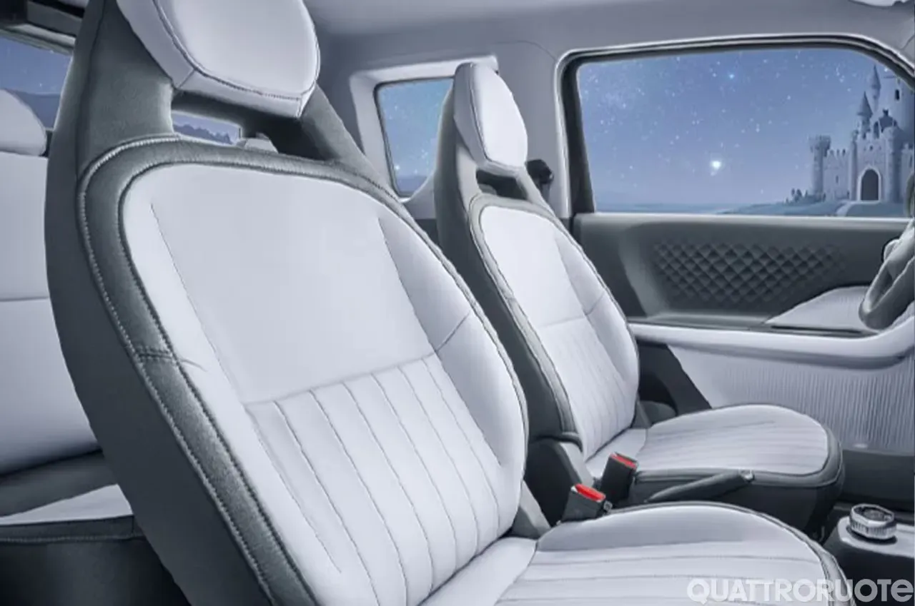 Livan Smurf 2026 Interior