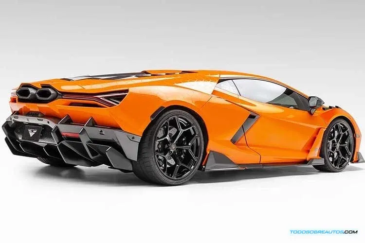 Lamborghini Revuelto estándar
