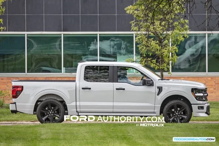 Ford F-150 2026, vista lateral.